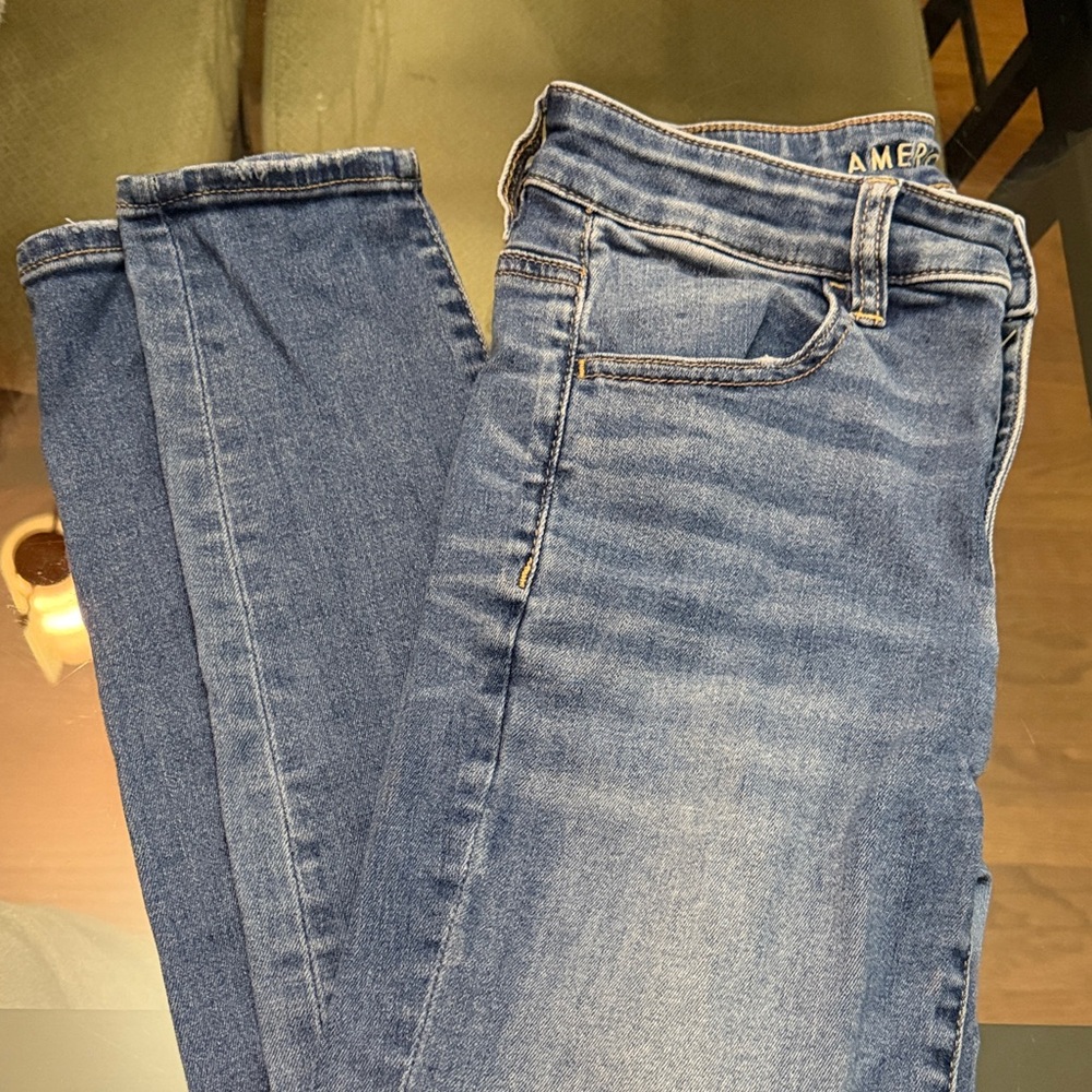 American Eagle Medium Wash High Rise Skinny Jeans
